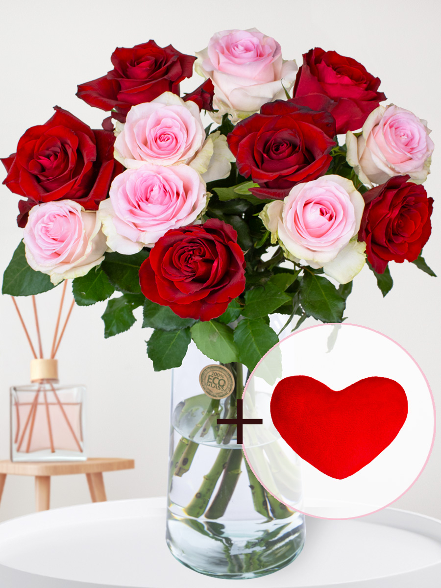 Roze Rozen Op Een Roze Deken Stock Foto - Image of mooi, boeket: 155784488