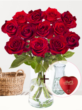 12 rode rozen - EverRed + Lindt hart + glasvaas