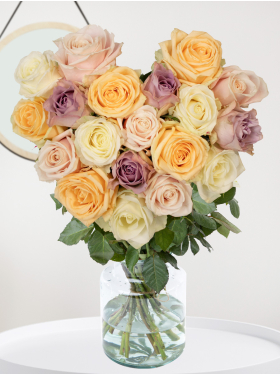 Boeket pastel rozen in hartvorm