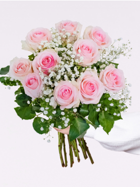 10 zachtroze rozen met gipskruid + gratis glasvaas