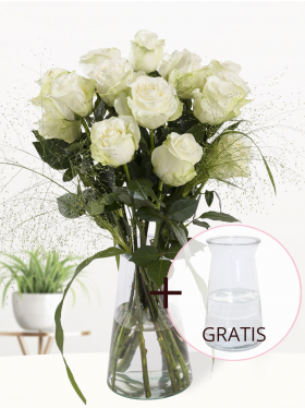 Wit rozenboeket + panicum + glasvaas
