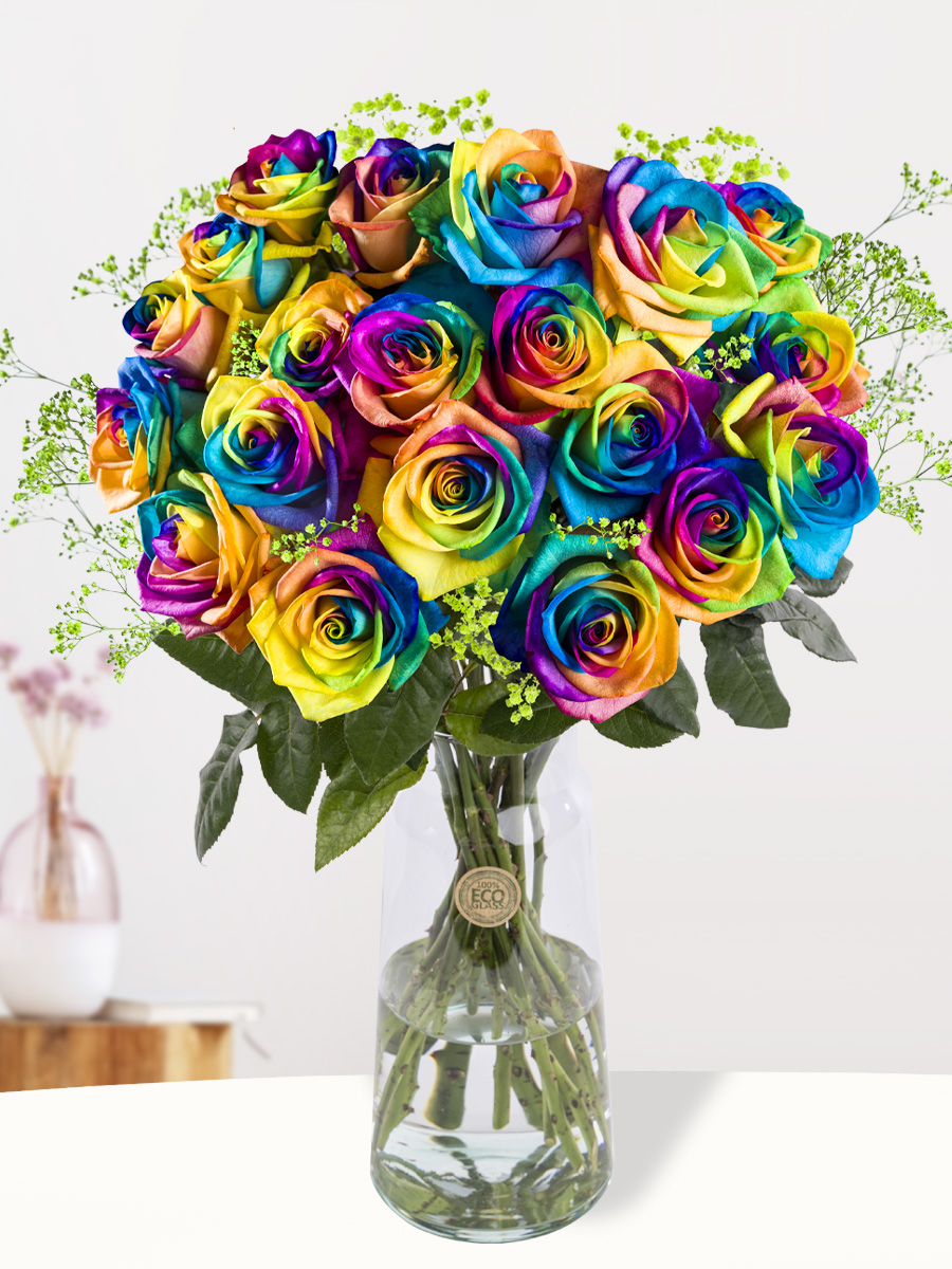 Regenboog rozen met groen gipskruid afbeelding